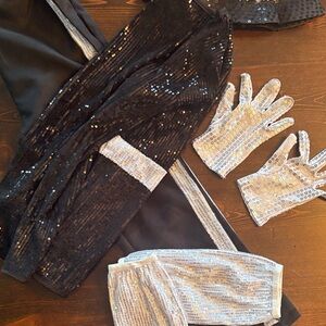 Michael Jackson kids costume 
Black and Silver Sequin Outfit with Gloves